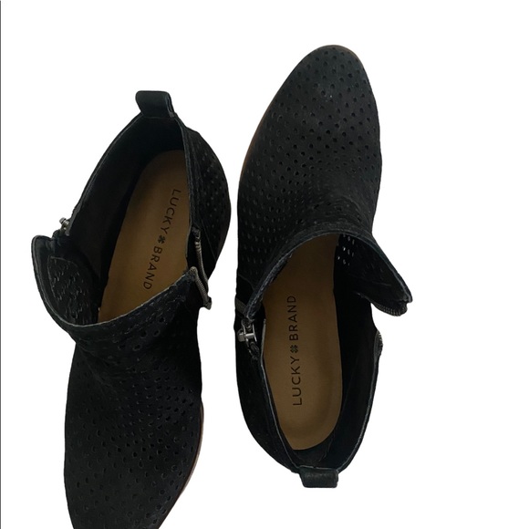 Black ankle boot, Lucky brand, size 7.5 super comfy - Picture 3 of 3
